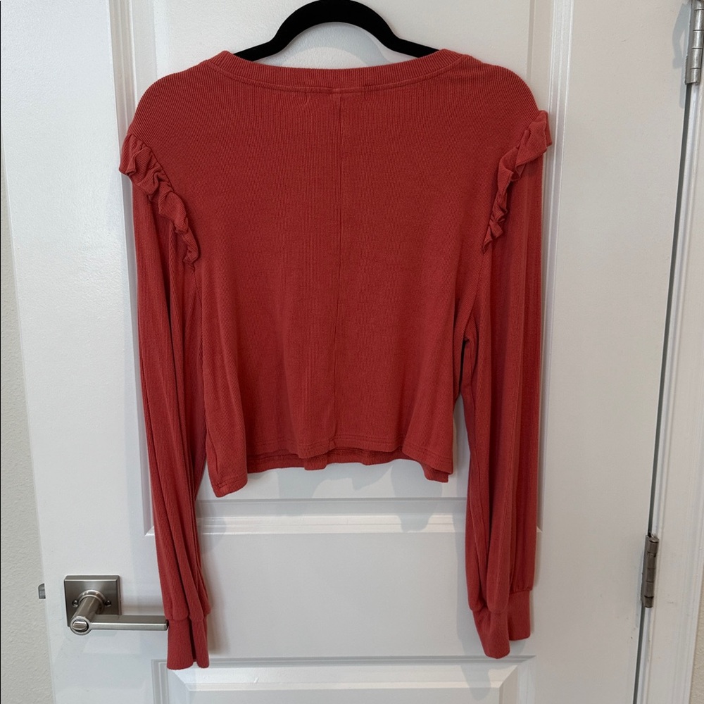 Pant Store Cropped Ruffle Long Sleeve Top - Picture 8 of 9